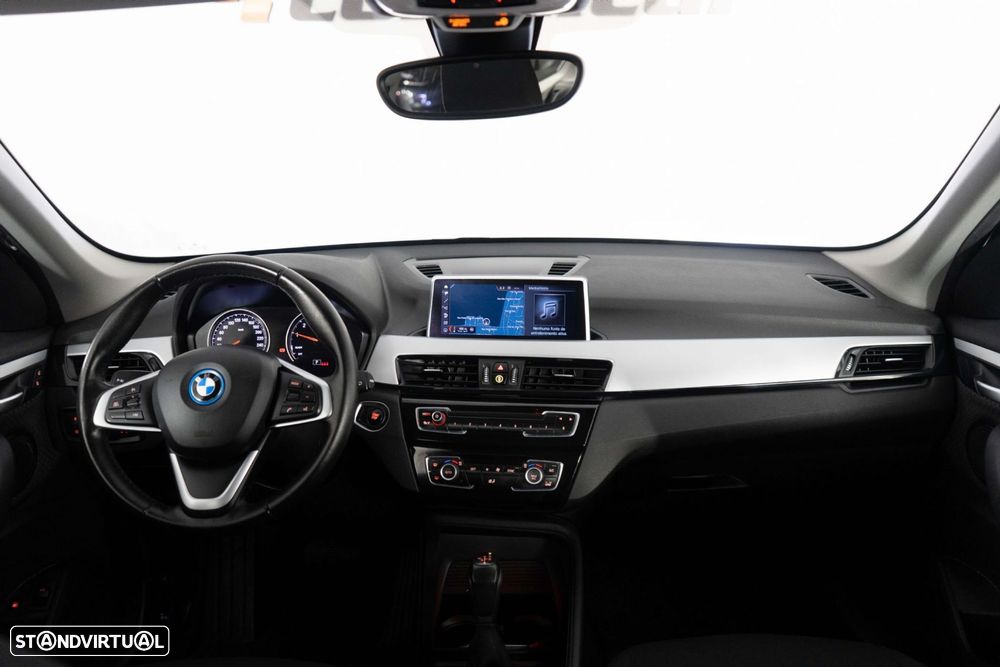 BMW X1 25 e xDrive Corporate Edition - 23