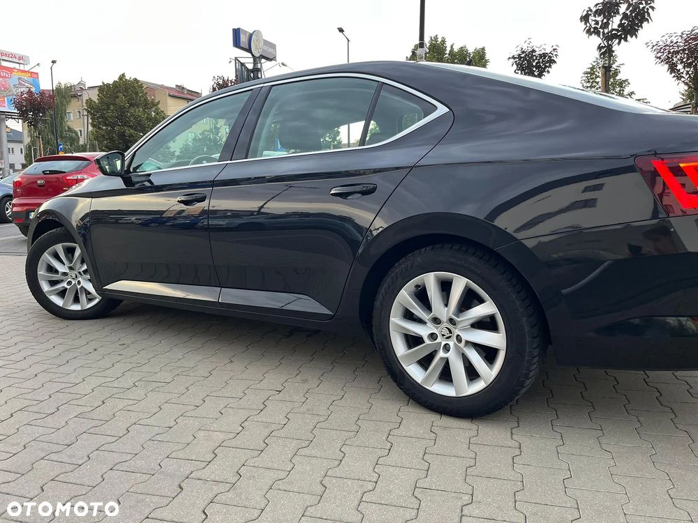 Skoda Superb 2.0 TDI Ambition DSG - 15