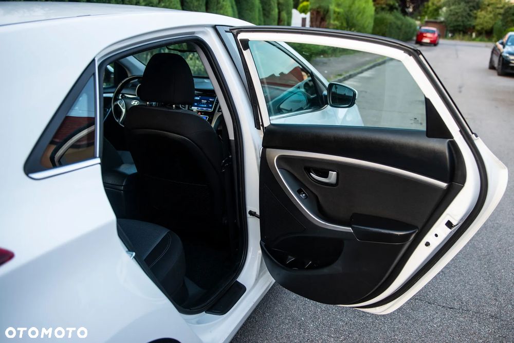 Hyundai i30 1.6 GDI Comfort - 35