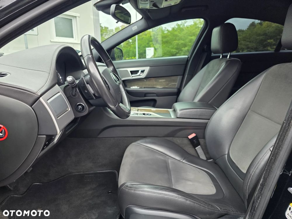 Jaguar XF 2.2 - 20