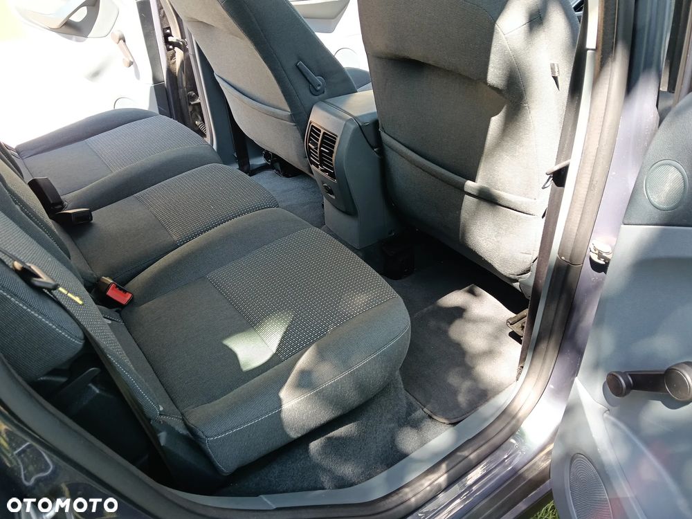 Ford C-MAX 1.6 Ti-VCT SYNC Edition - 19