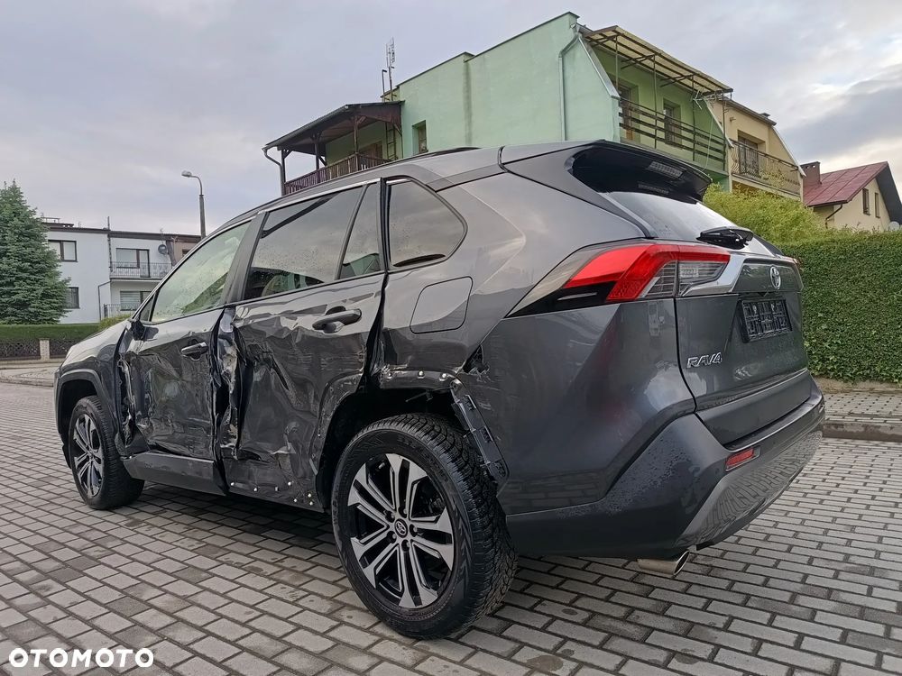 Toyota RAV4 - 6