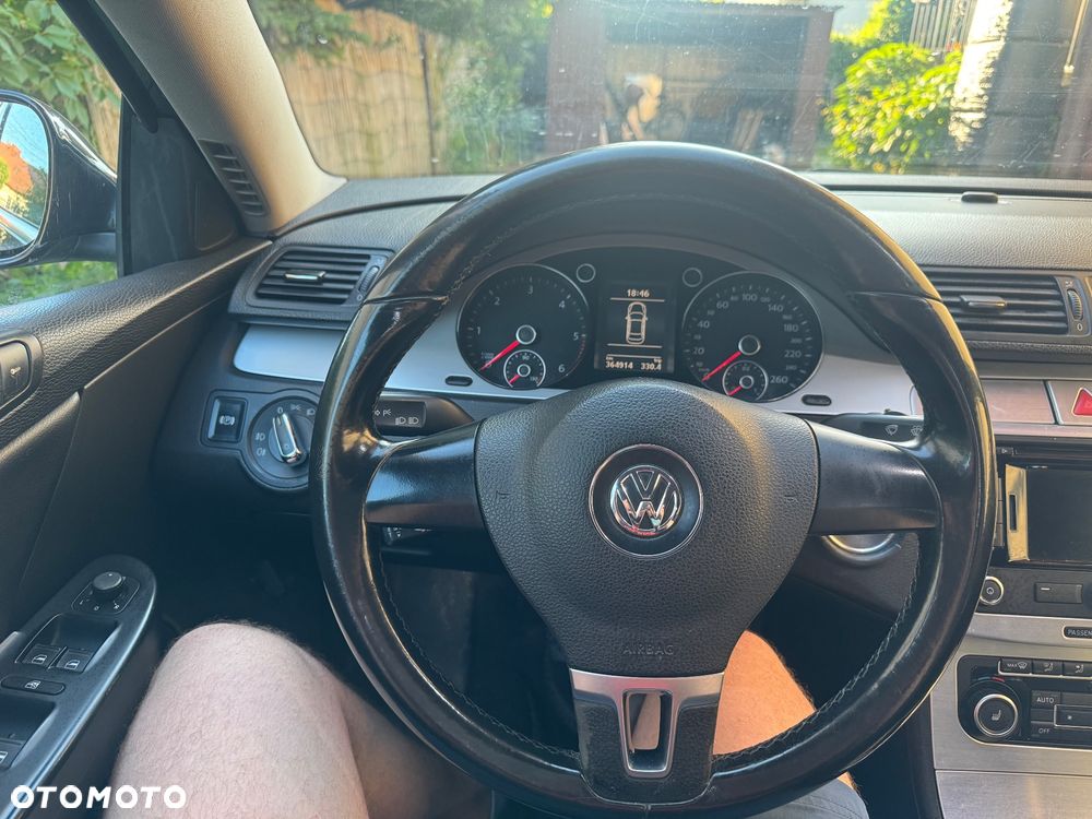 Volkswagen Passat - 21