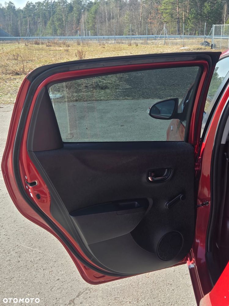 Toyota Yaris 1.5 VVT-i Selection - 23