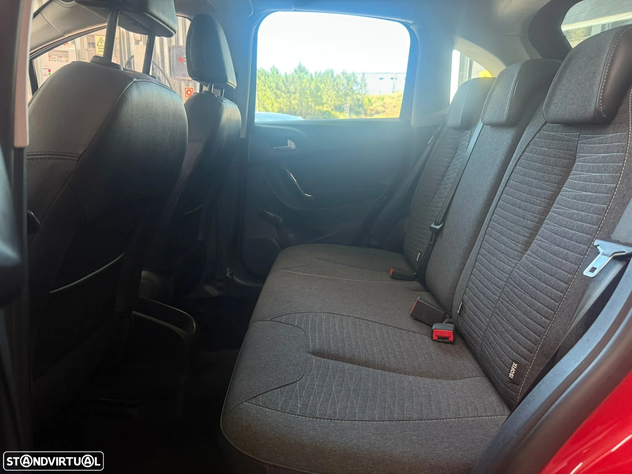 Citroën C3 1.2 PureTech Shine - 23