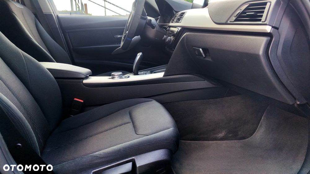 BMW Seria 3 318d Blue Performance Sport Line - 13