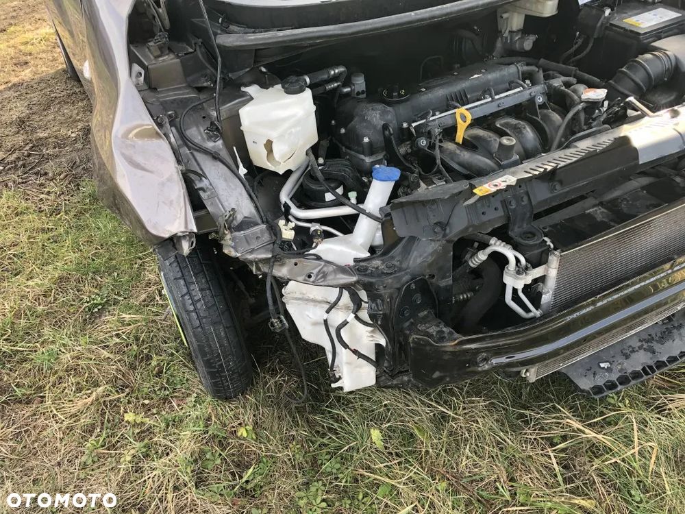 Kia Venga 1.4 CVVT Dream-Team Edition - 17