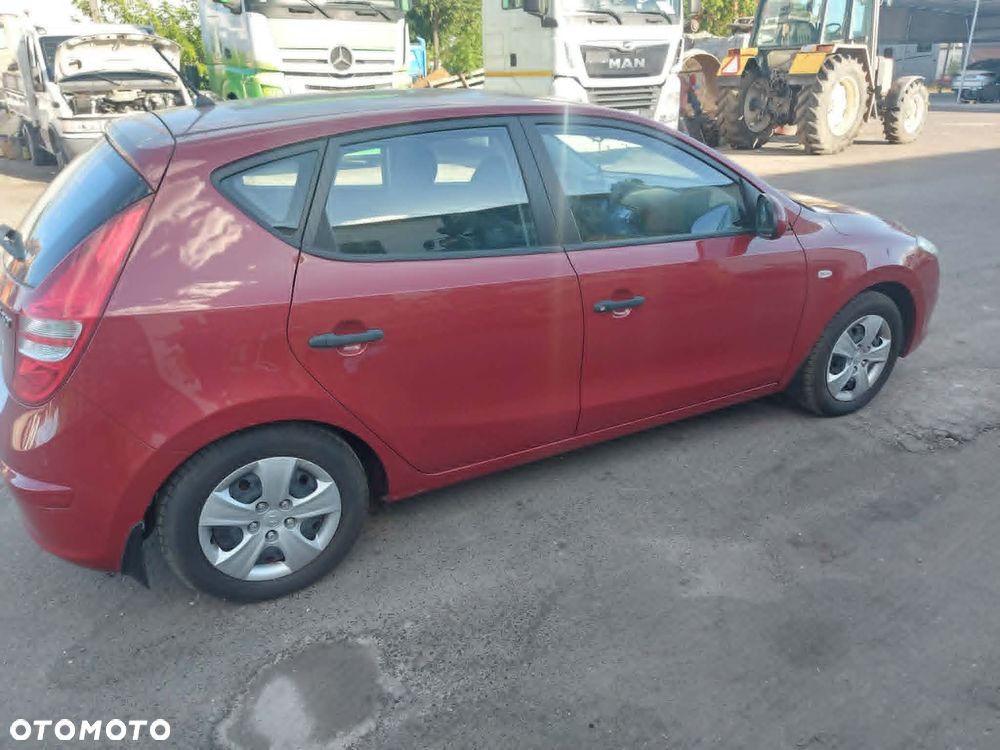 Hyundai i30 1.4 Comfort - 12