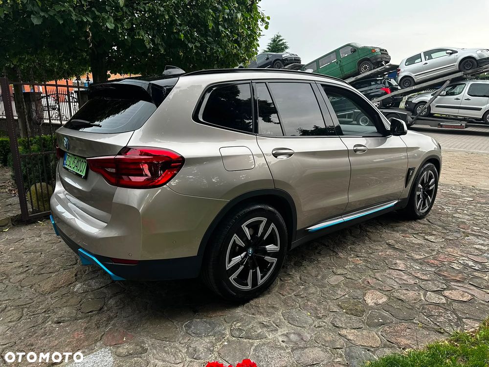 BMW iX3 Standard - 10