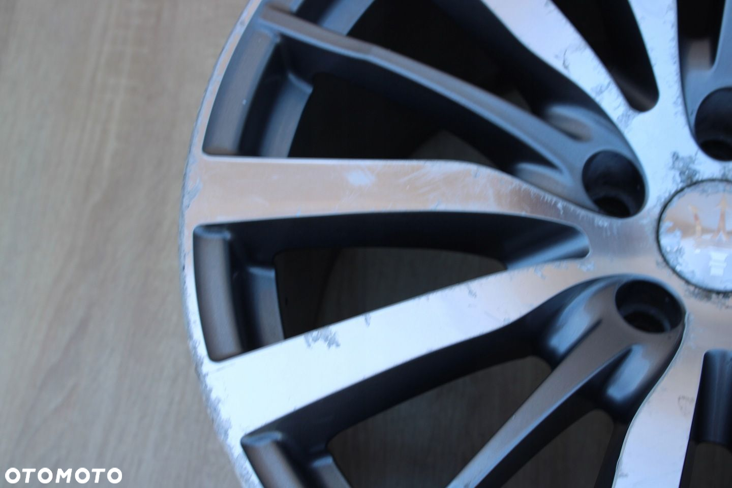 FELGA ALIMINIOWA 19" MASERATI GHIBLI 10J 5x114,3 ET40 - 8