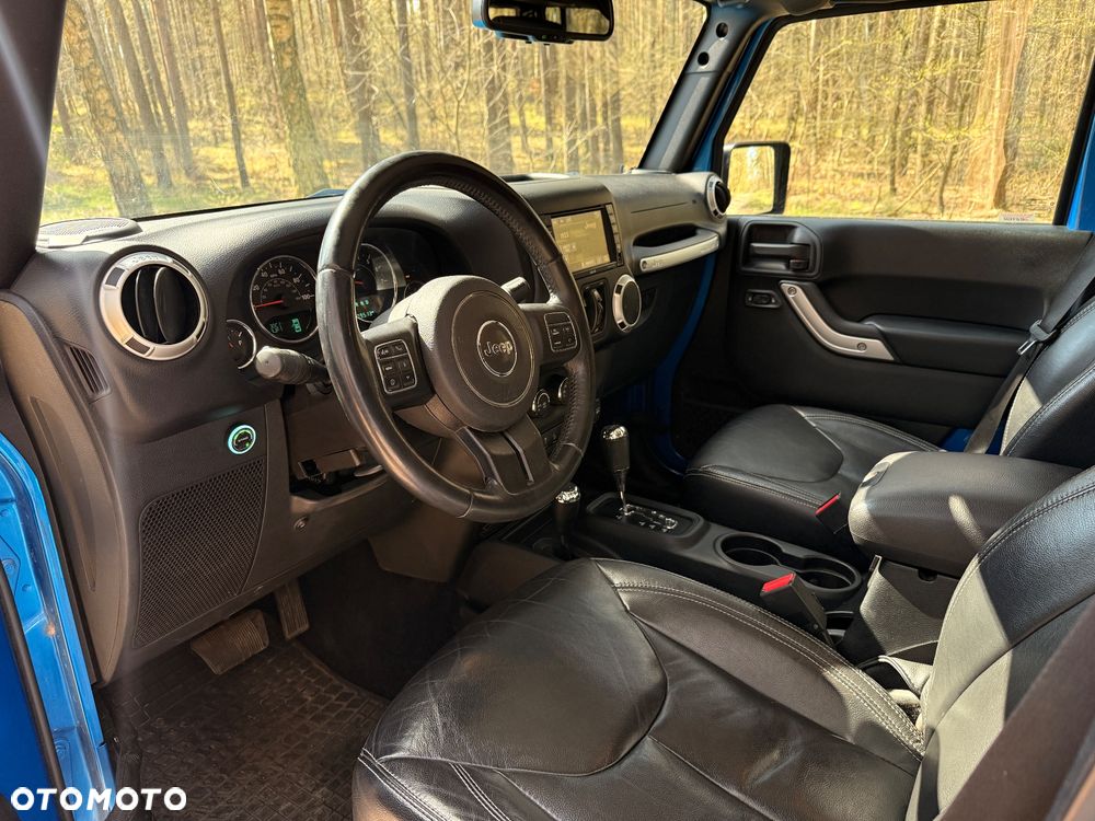Jeep Wrangler 3.6 Unlim Sahara - 26