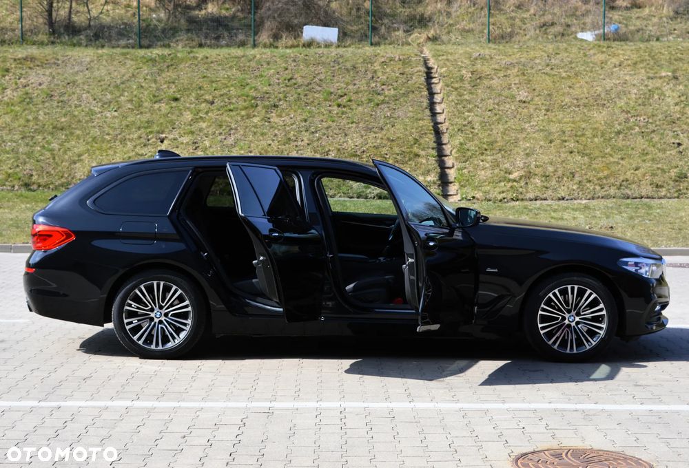 BMW Seria 5 520d xDrive Luxury Line sport - 24