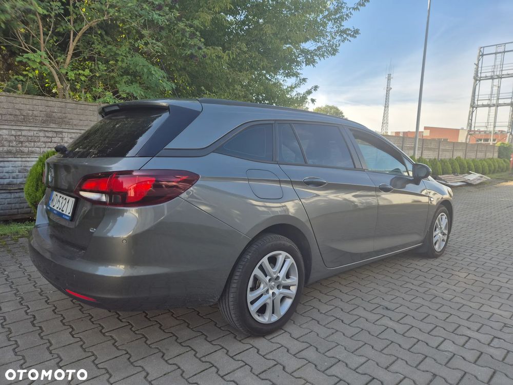 Opel Astra 1.6 CDTI Sport - 4