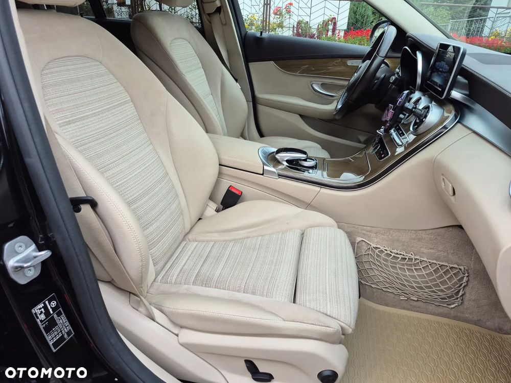 Mercedes-Benz Klasa C 220 d 4-Matic 9G-TRONIC - 28