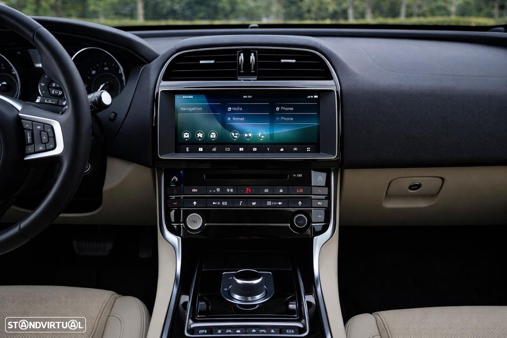 Jaguar XE 20d Aut. Prestige - 58