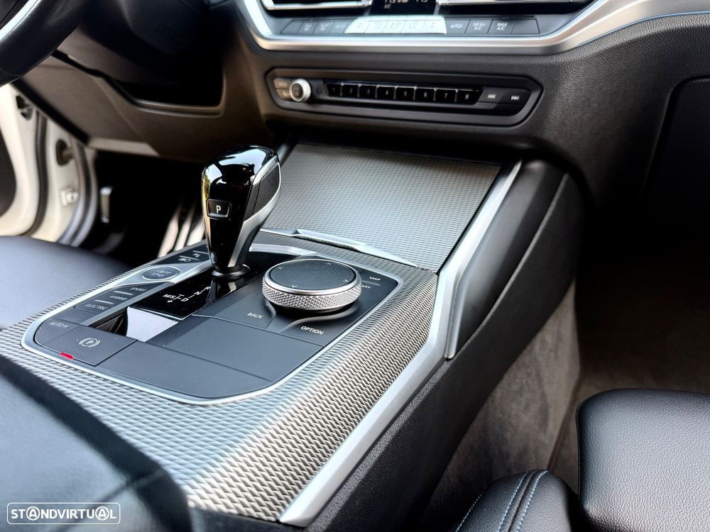 BMW 320 e Pack M Auto - 37