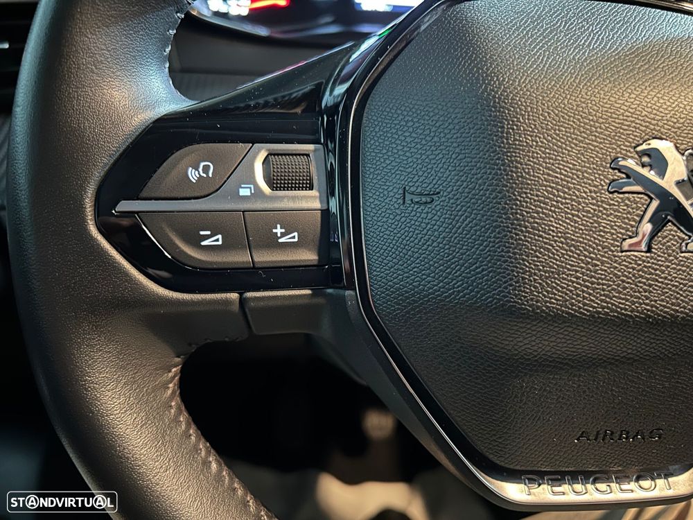 Peugeot 208 1.2 PureTech Active Pack - 31