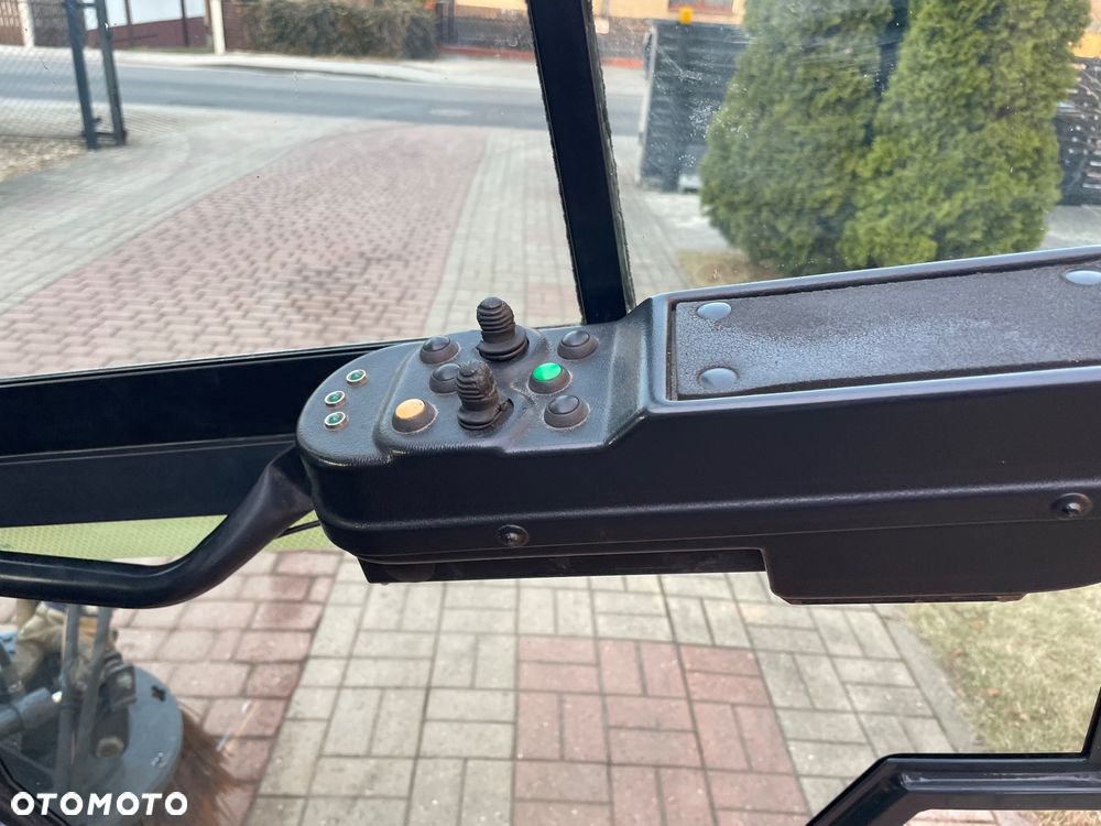 Schmidt Swingo Compact CS 256   200 + Zamiatarka drogowa  zamiatarka chodnikowa uliczna  Swingo 200 +    Super stan 2019 rok - 29