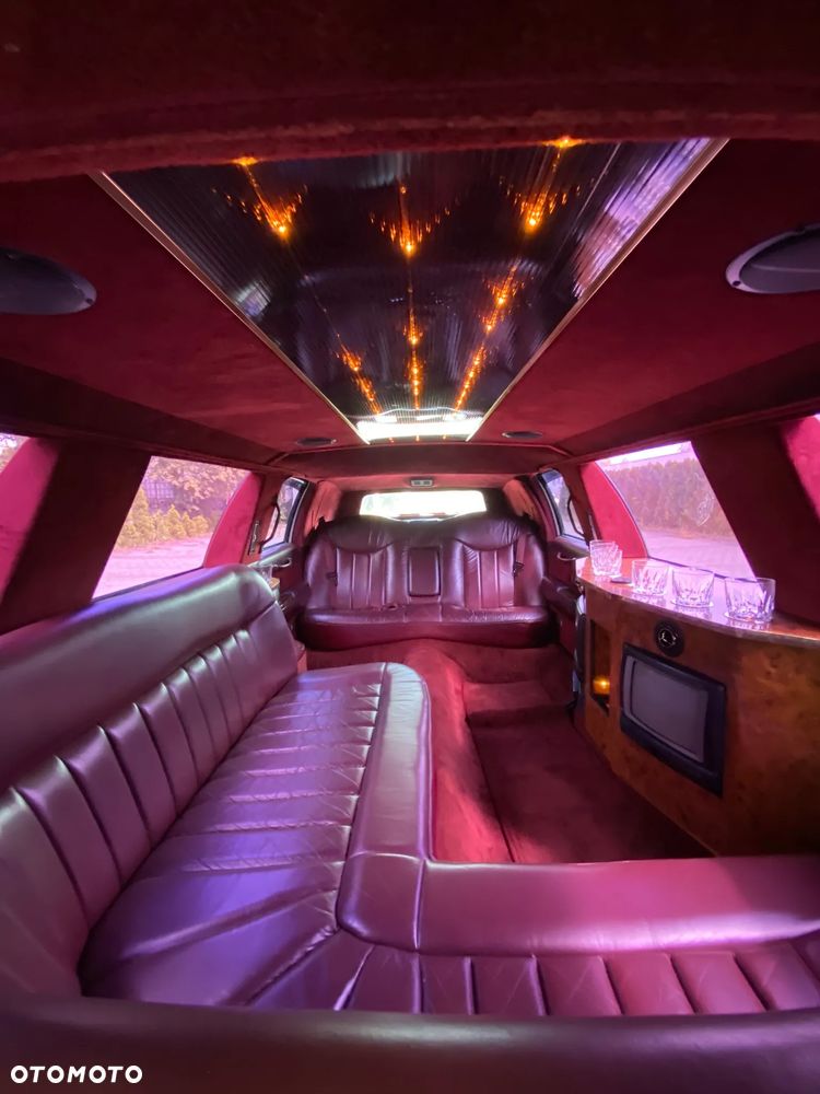 Lincoln Town Car ver-4-6-executive - 23