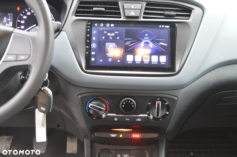 Hyundai i20 blue 1.2 - 24