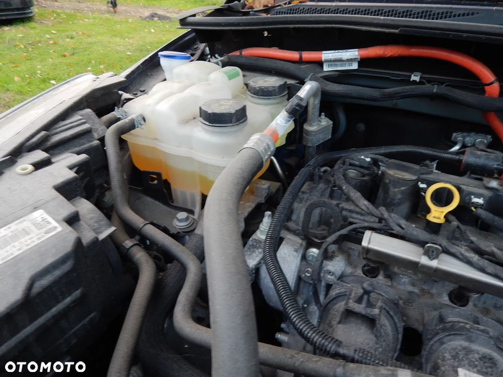 Ford Kuga - 12