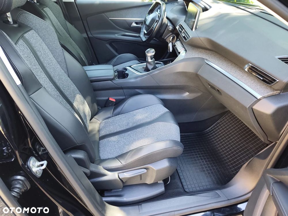 Peugeot 5008 BlueHDi 130 Allure - 32