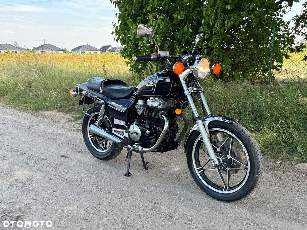 Honda Nighthawk - 1