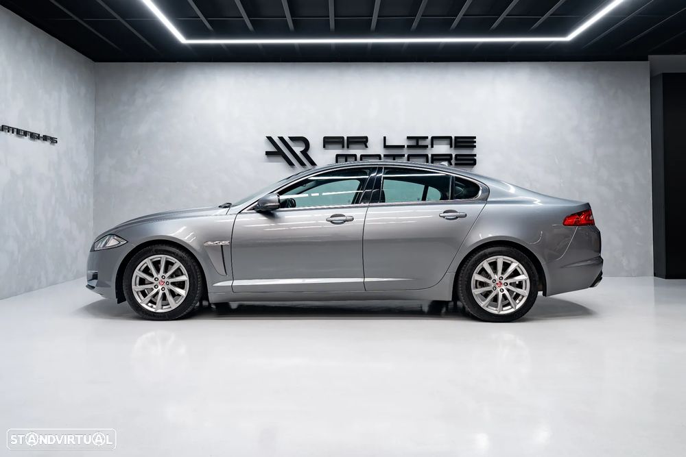 Jaguar XF 2.2 D Premium Luxury - 12
