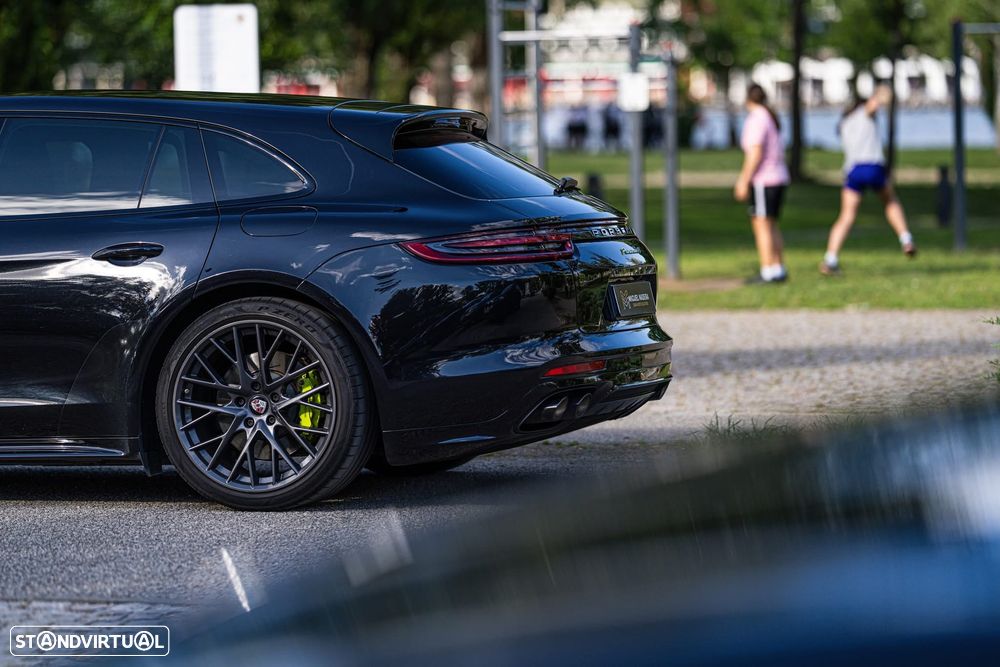 Porsche Panamera Sport Turismo 4 E-Hybrid - 38
