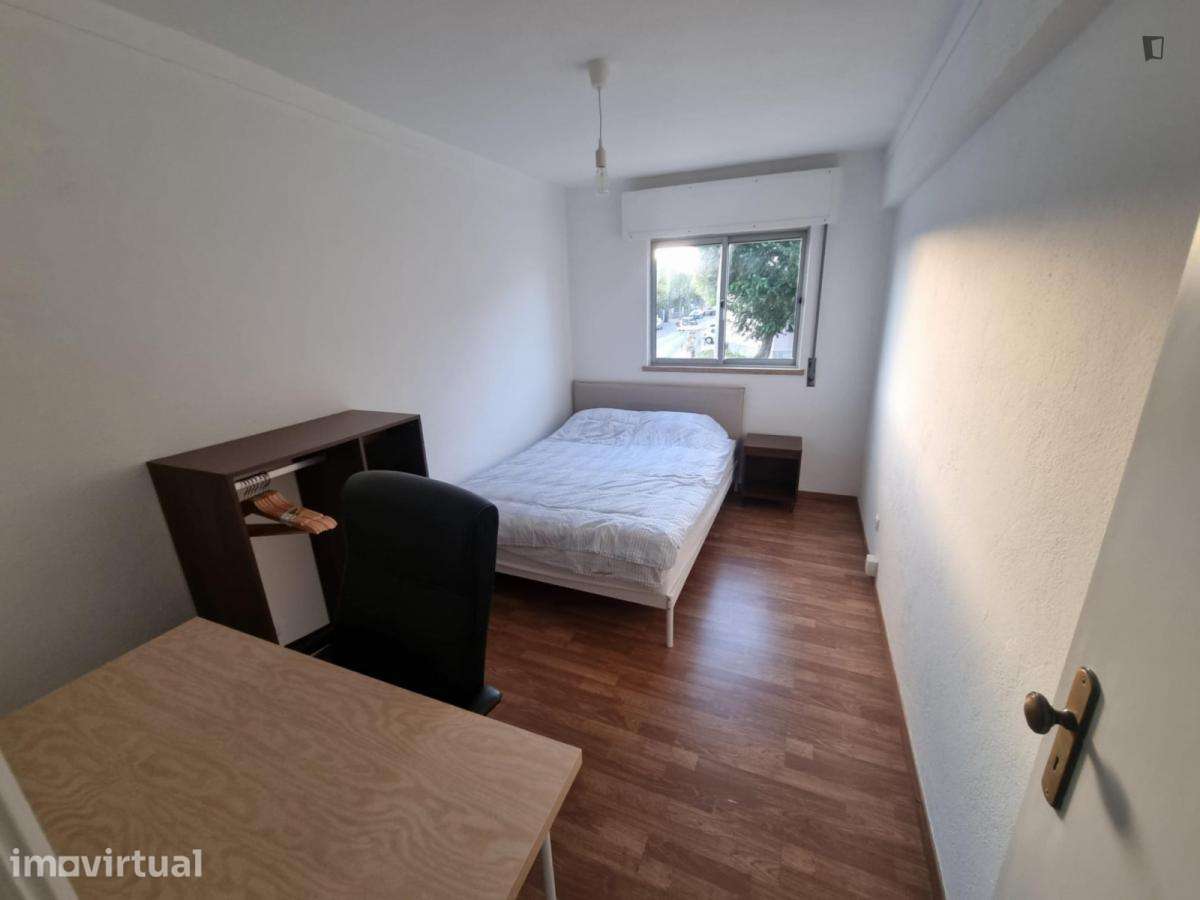 Quarto - localizado em Oeiras Lisbon - Grande imagem: 2/9