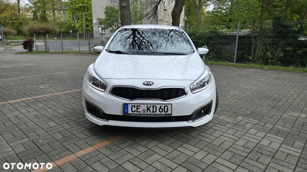 Kia Ceed 1.6 CRDi 136 ISG Spirit - 10