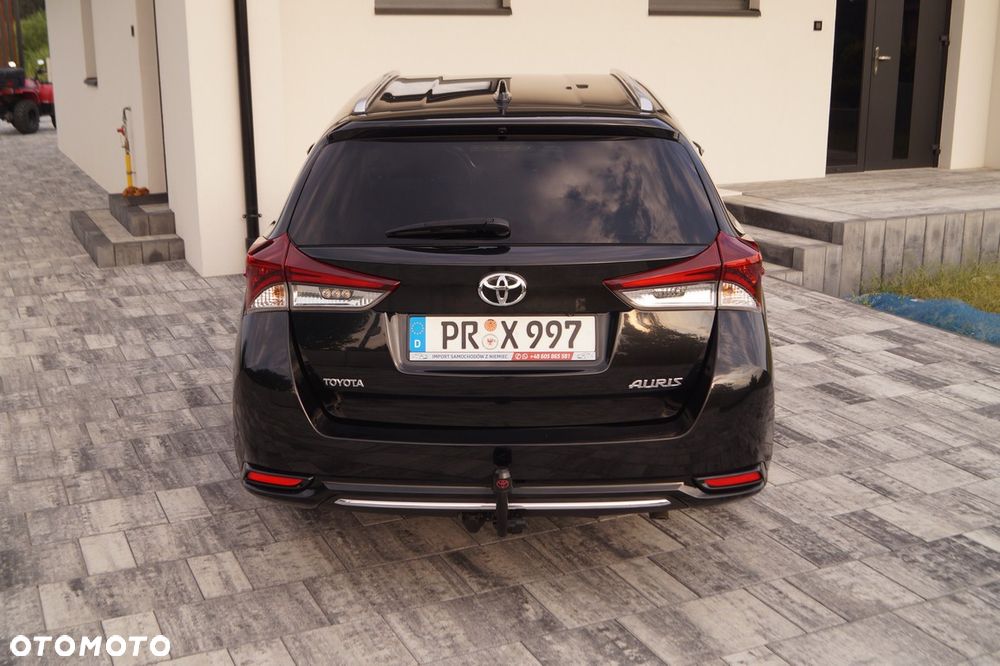 Toyota Auris 1.6 D-4D Executive - 3