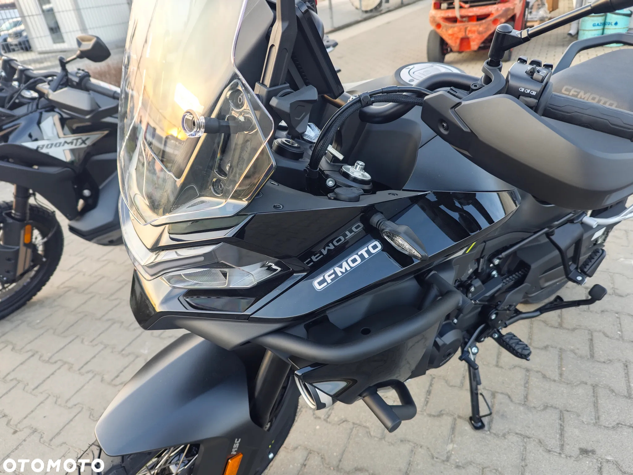 CFMoto MT - 18