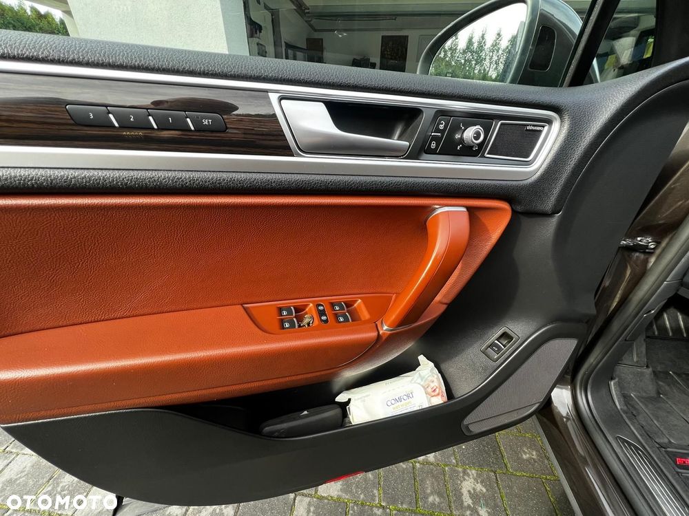 Volkswagen Touareg 3.0 V6 TDI BMT R-Style - 11