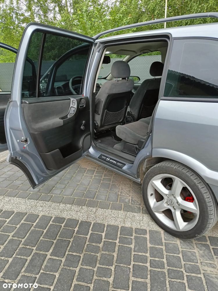 Opel Zafira 1.8 16V Elegance - 9
