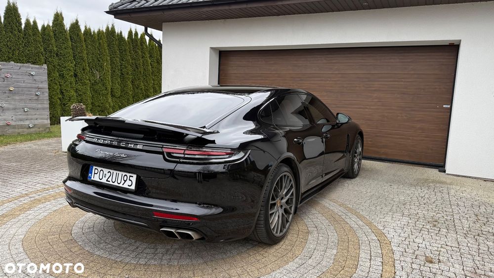 Porsche Panamera Turbo - 12