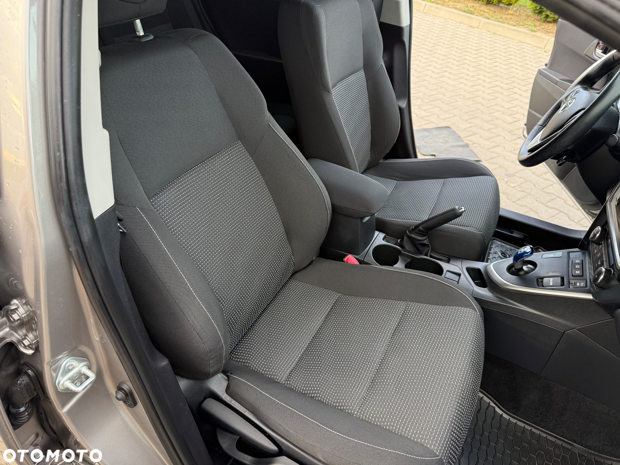 Toyota Auris 1.8 Hybrid Life - 22