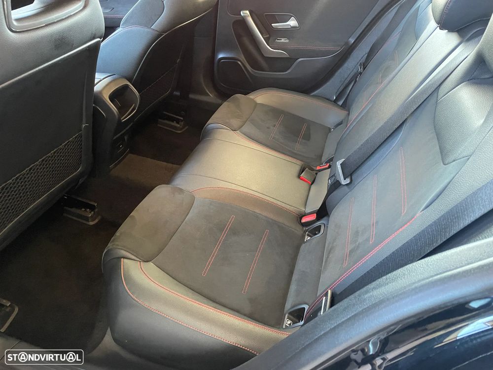 Mercedes-Benz A 250 e 8G-DCT AMG Line - 17