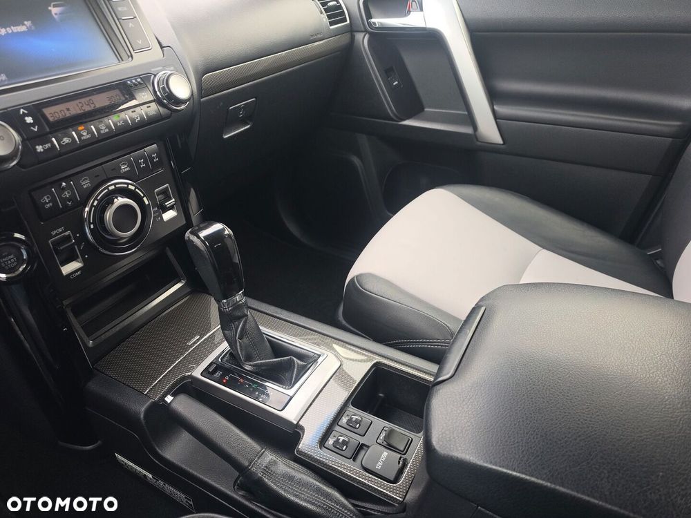 Toyota Land Cruiser - 23