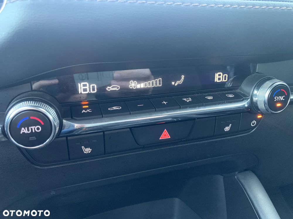 Mazda 3 ver-e--skyactiv--g-150-m-hybrid-drive-exclusive--line - 20