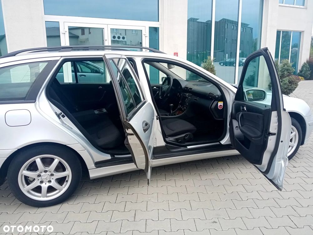 Mercedes-Benz Klasa C 180 T Kompressor Elegance Sport Edition - 8