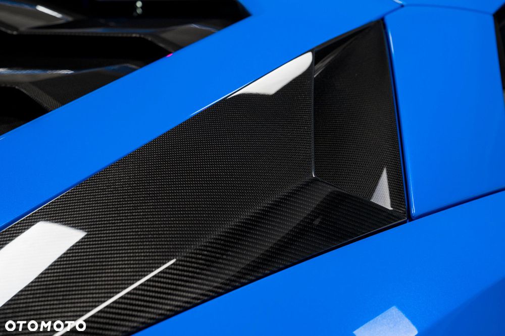 Lamborghini Aventador - 9