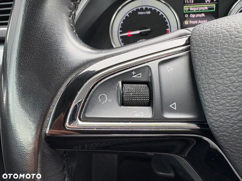 Skoda Superb 2.0 TDI Ambition DSG - 22
