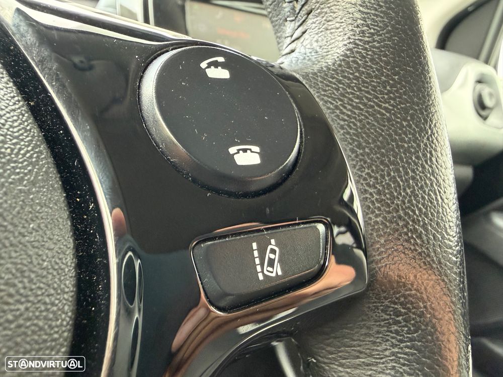 Peugeot 108 1.2 PureTech Top! Allure - 36