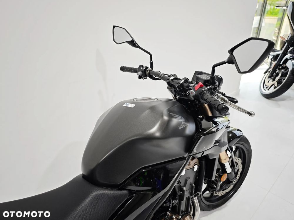 Honda CB - 11