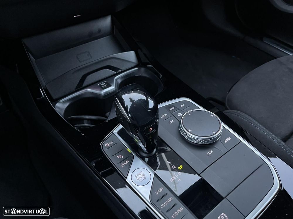 BMW 116 d Pack Desportivo M Auto - 17