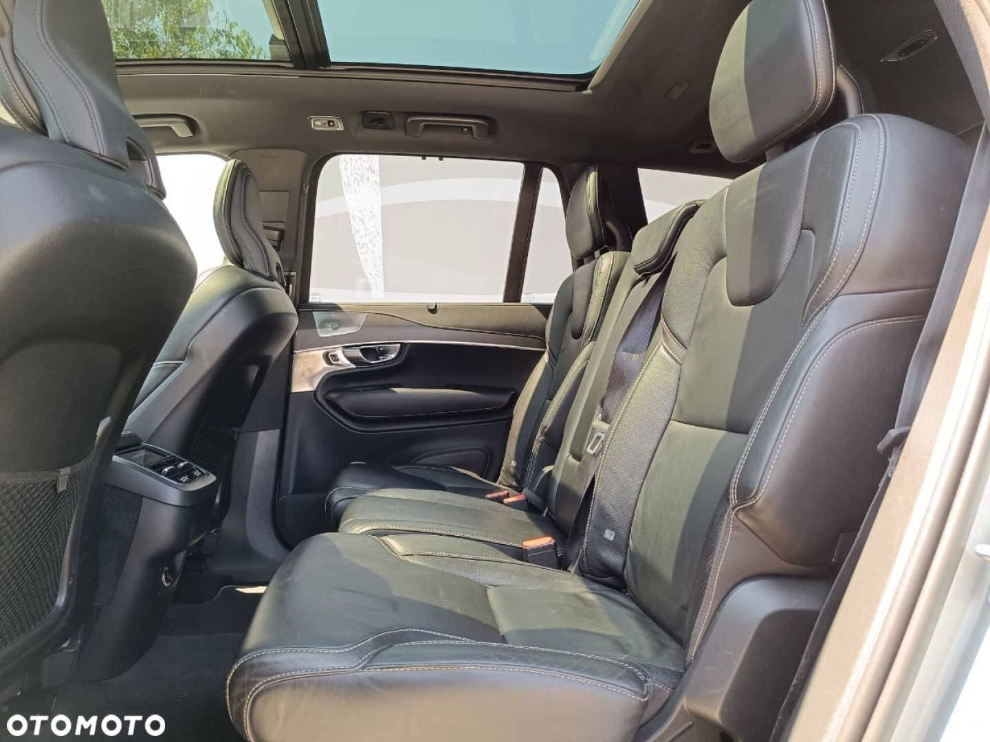 Volvo XC 90 D5 SCR AWD R-Design 7os - 33