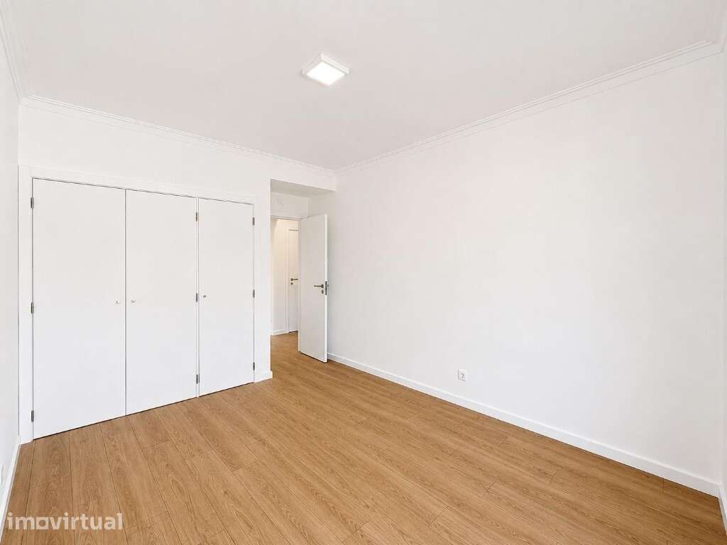 Apartamento T3 com garagem em zona de ,Santa Apolónia - Grande imagem: 5/10