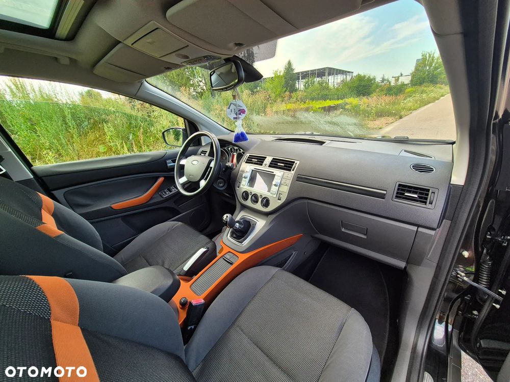 Ford Kuga 2.0 TDCi 2x4 Titanium - 28