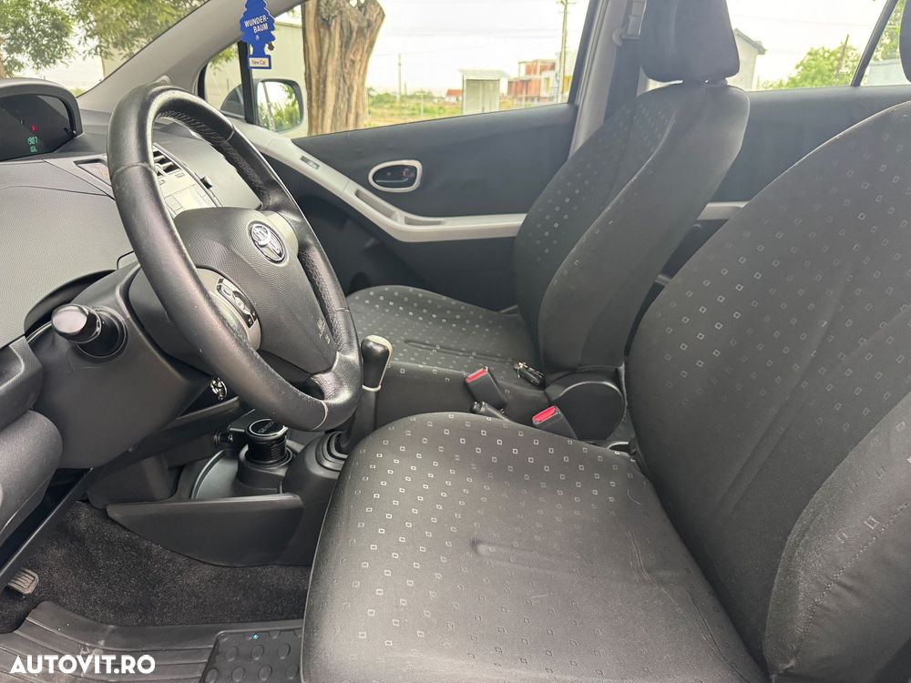 Toyota Yaris 1.0 Base - 10